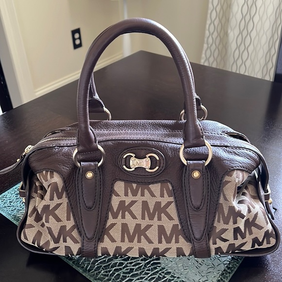 Michael Kors Handbags - EUC:Michael Kors Bags